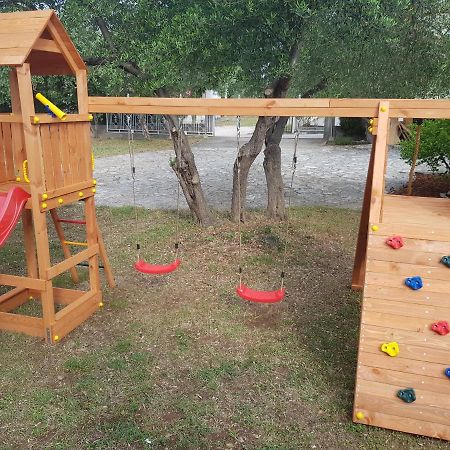 Apartmani Zoric Водице Екстер'єр фото