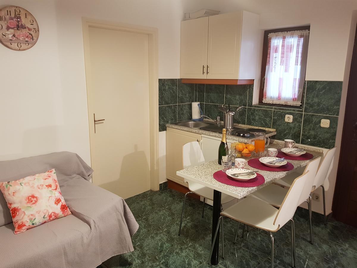 Apartmani Zoric Водице Екстер'єр фото